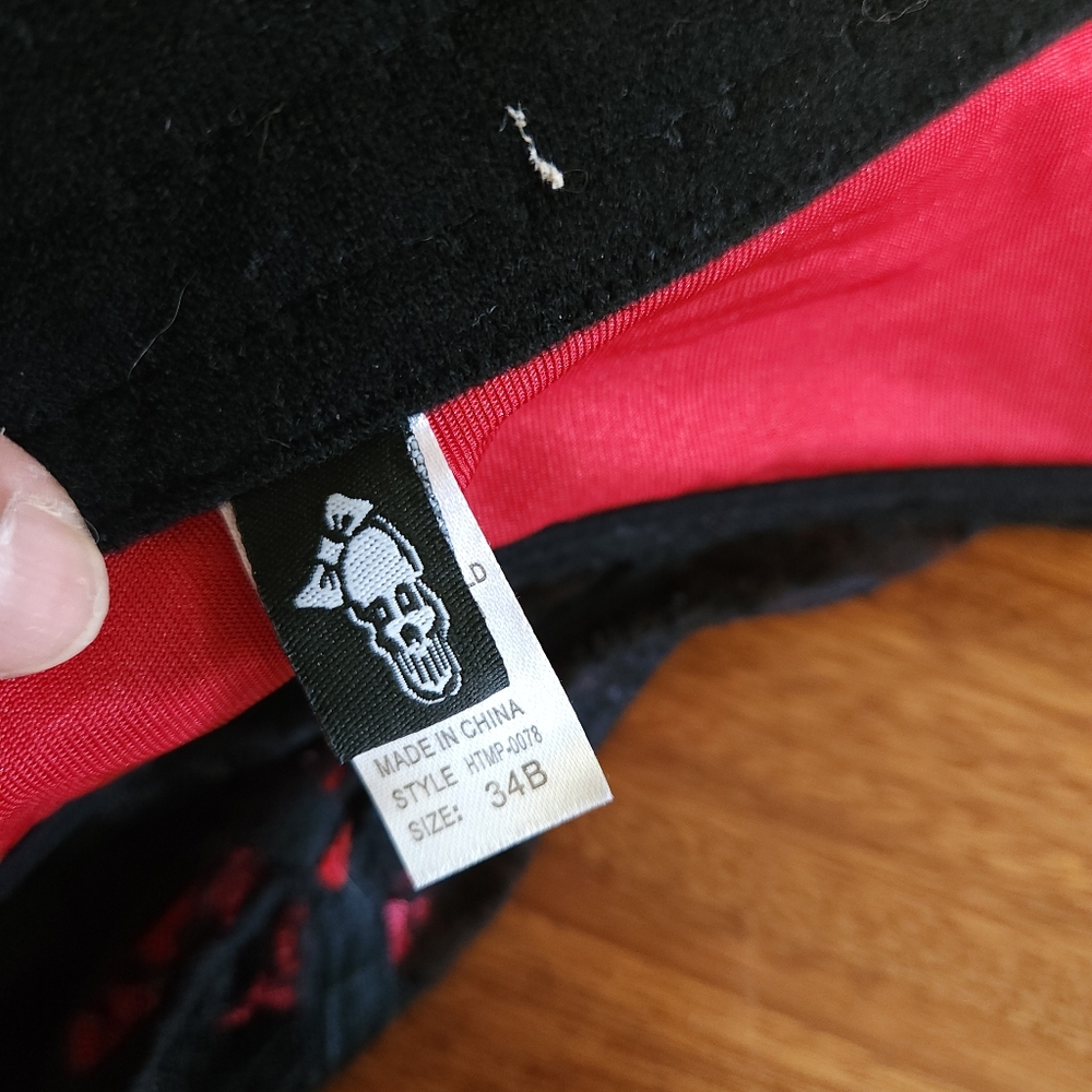 HOT TOPIC Black and Red Lace Bra with Underwire Support 34B - Picture 11 of 12